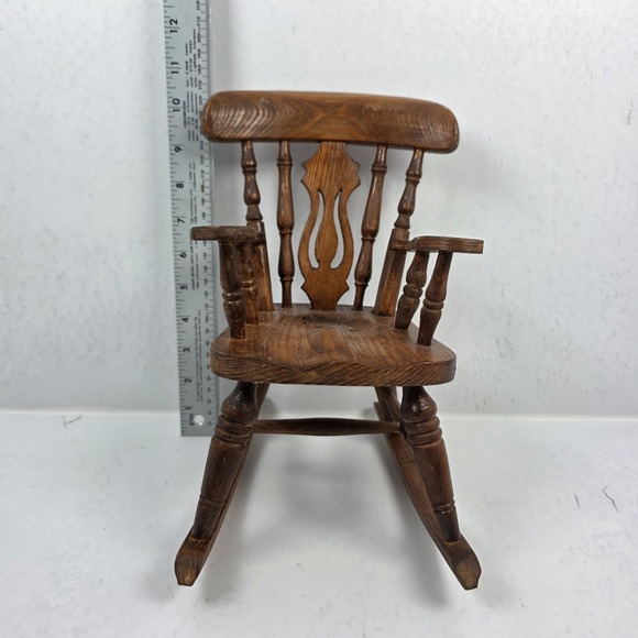 Vintage Wood Farmhouse Windsor Rocking Chair Doll or Teddy Bear 10.5" - Picture 5 of 8